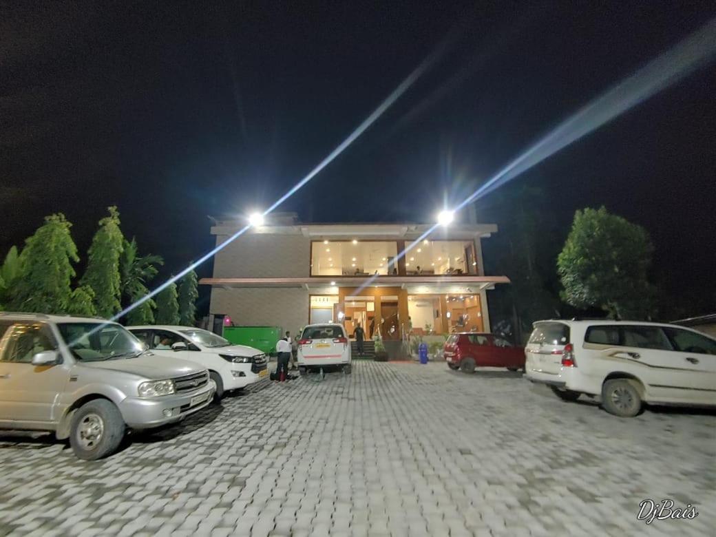 Tierra Hotel Cum Restaurant Kaziranga Luaran gambar
